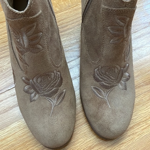 COPY - Lucky Brand Pexton boots 10 - Picture 2 of 6